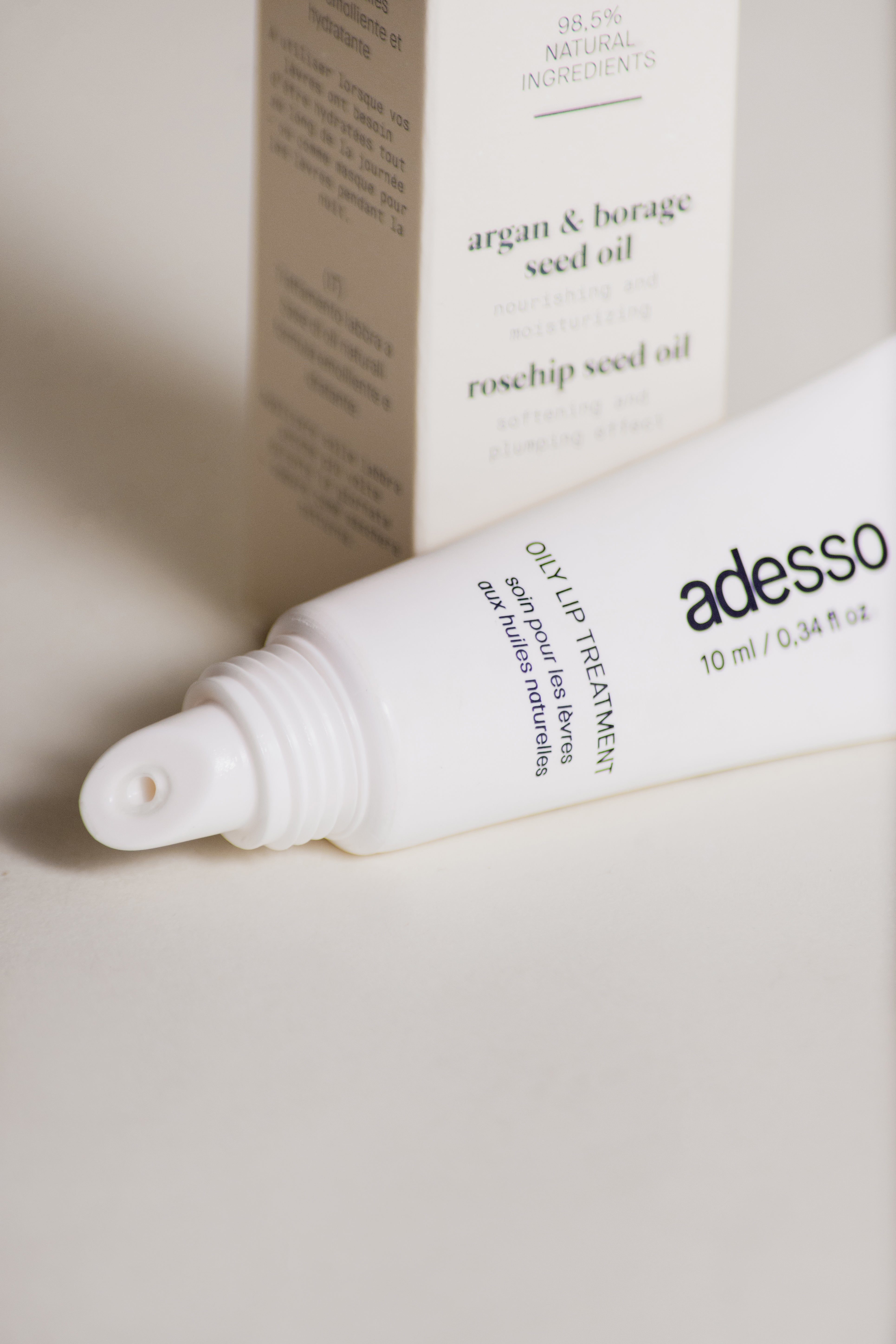 ADESSO BEAUTY - OILY LIP TREATMENT