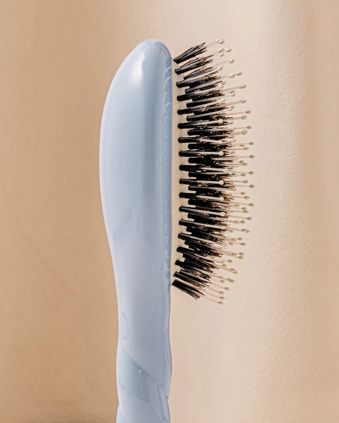 LA BONNE BROSSE - N.03 La Piccola L’Essenziale Dolcezza Spazzola Azzurro Cielo